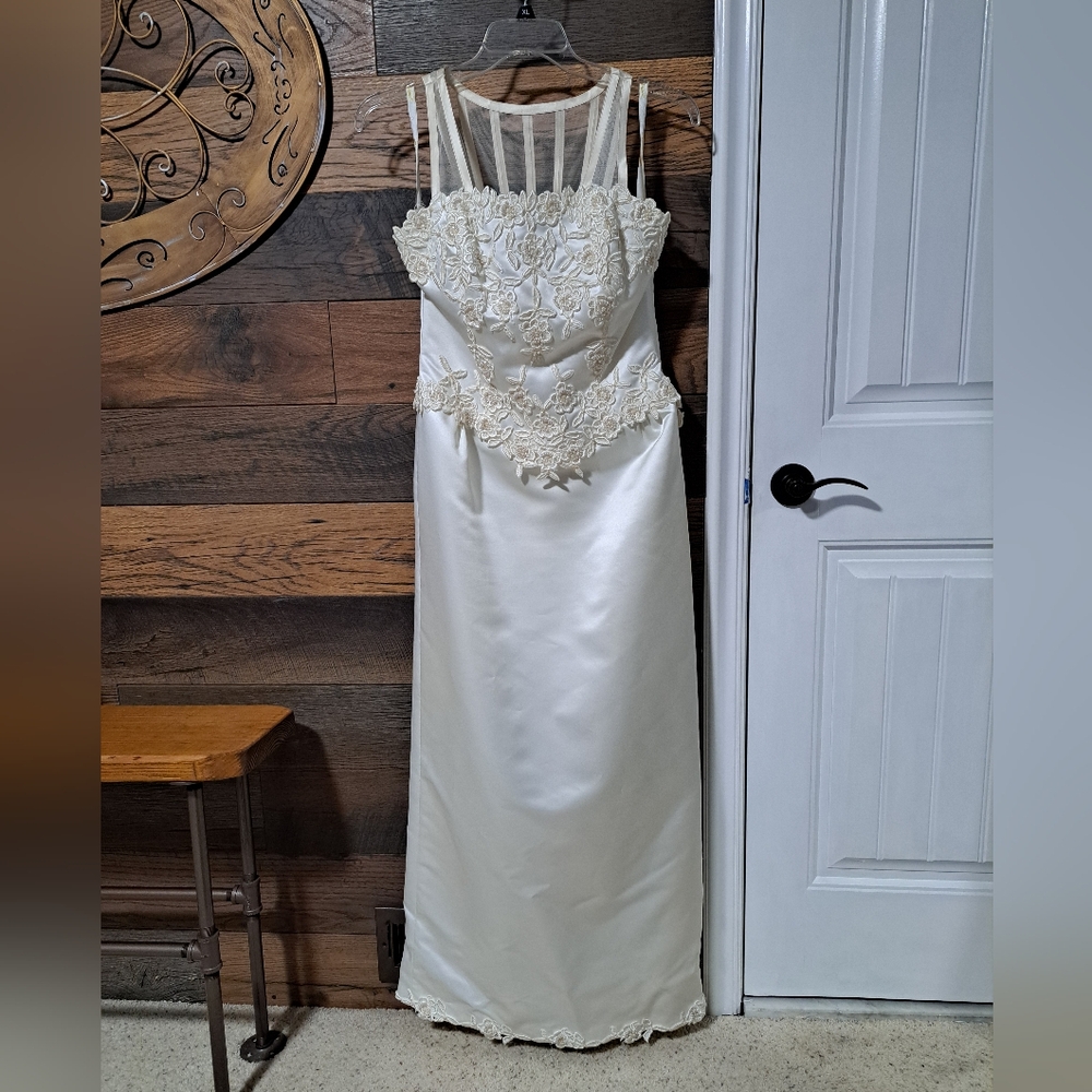 Wedding dress Michaelangelo design Vintage satin with veil size 16